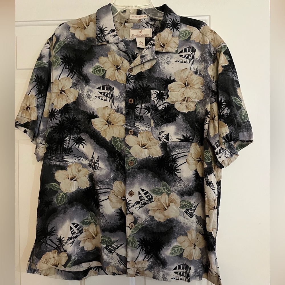 Men’s Paradise Collection 100% silk black tan Hawaiian short sleeve shirt. Large